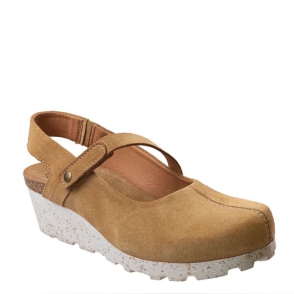 OTBT Prog Beige tan suede shoes wedge clogs cottagecore boho EUC 8.5